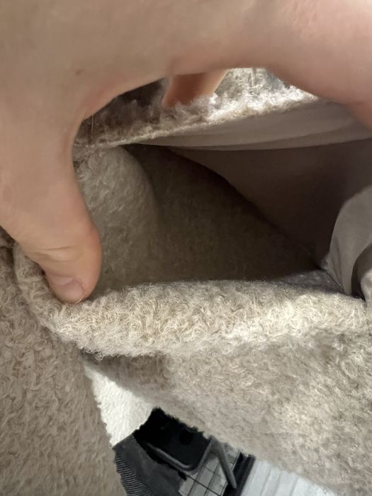 Палтенце Зара с дълбоки и функционални джобове