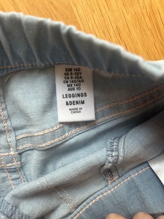 Запазени дрехи за момиче 8-10 години