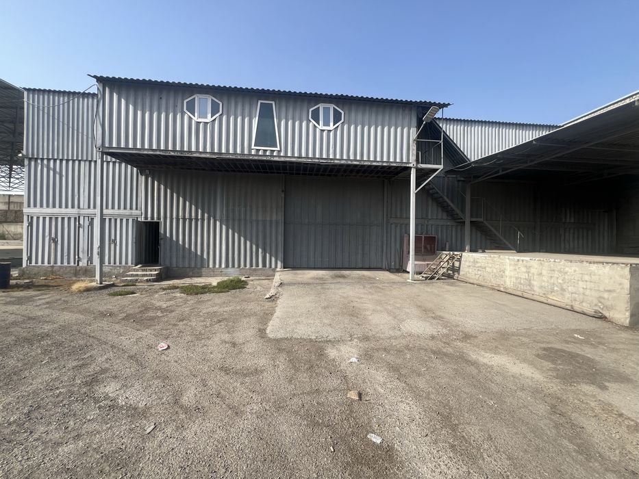 Аренда ангара— склад / пандус, видеонаблюдение, охрана и заезд для фур