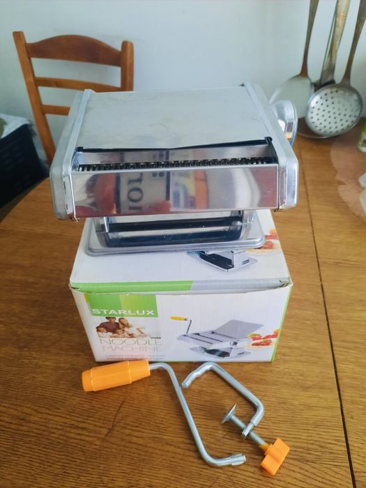 Лапшерезка посуда