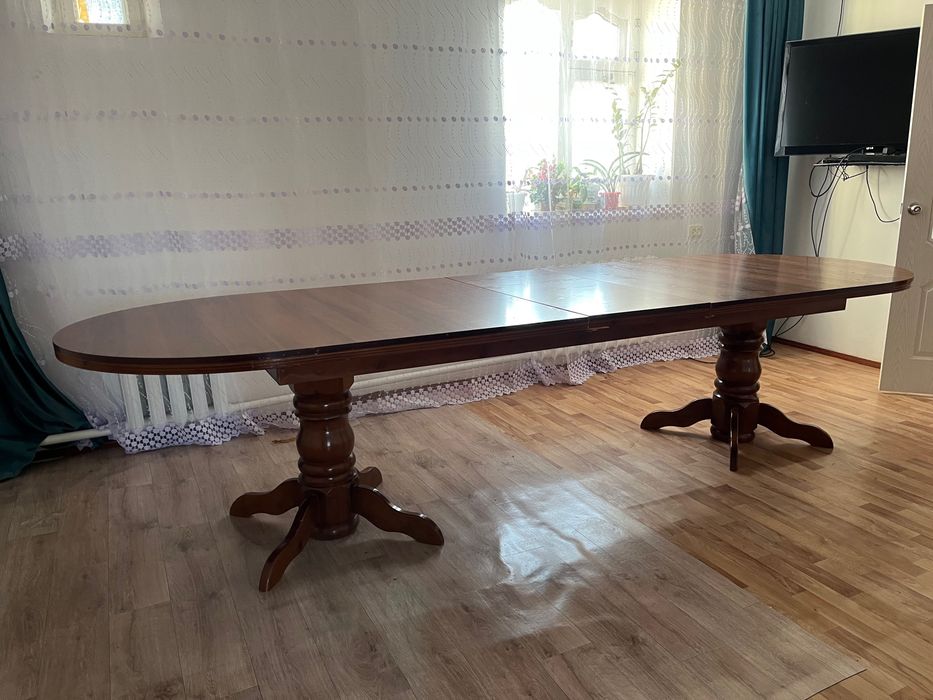 Стол деревянняя, дубовая