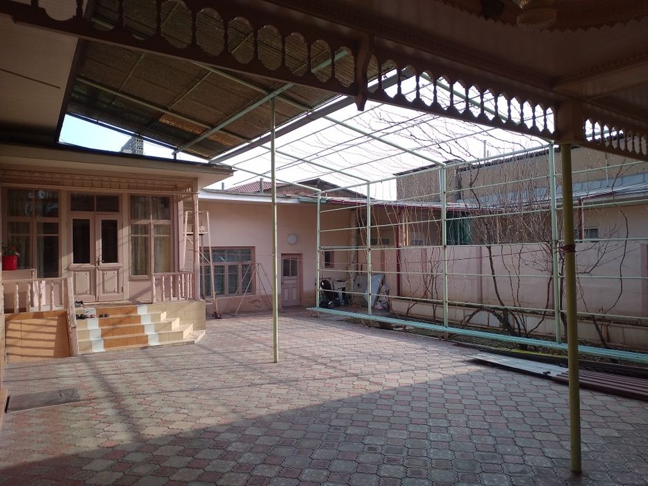 NAZARBEK POCHTADA birinchi linyada katta yöl böyida 4 sotixliy uy