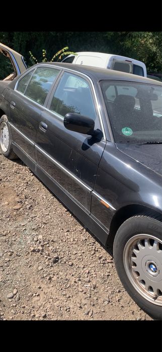 Запчасти на BMW 728