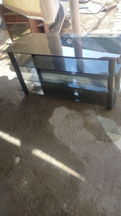 Стеклянный тумбочка