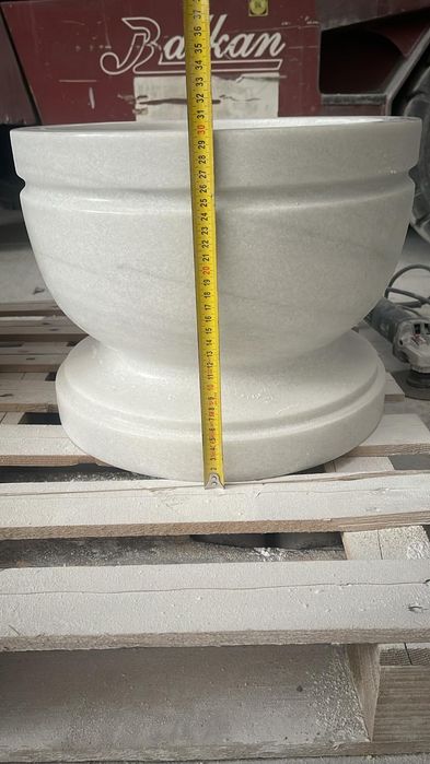 Vand jardiniere marmura