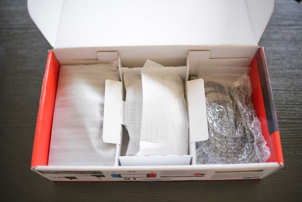 Nintendo Switch + Original Box