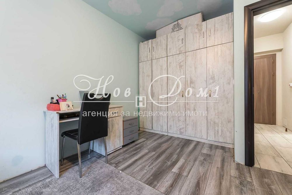 Продава се Тристаен апартамент в Варна, Победа - 140 кв.м за 2143 €/кв.м - Снимка #21