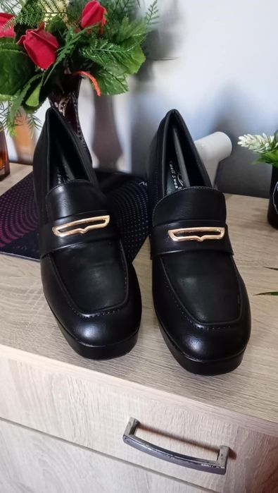 Pantofi comozi cu toc gros