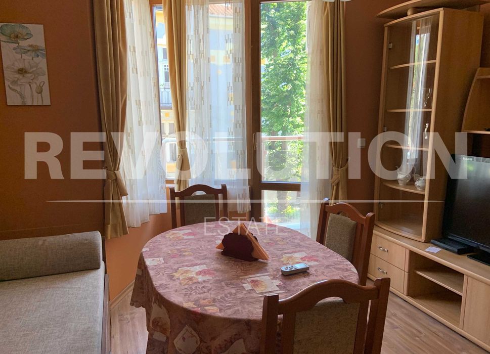Дава се под наем Двустаен апартамент в Варна, Червен площад - 57 кв.м за 510 € - Снимка #1