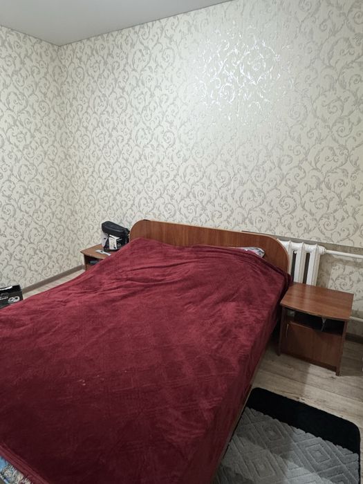 Продам кровать с тумбочками