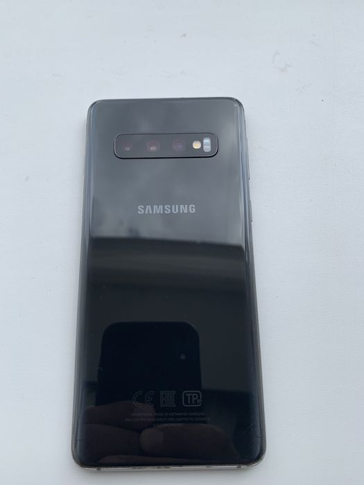 Продам самсунг S10 состояние идеальное