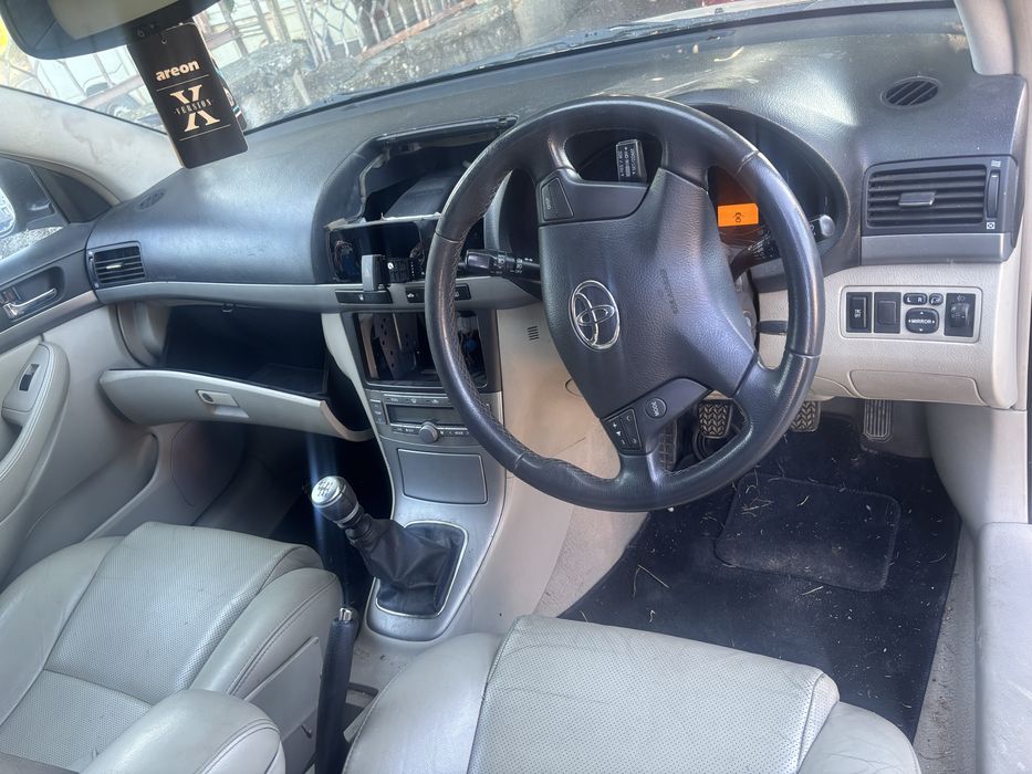 Toyota avensis на части