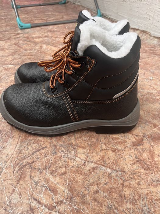 Продам Спецобувь