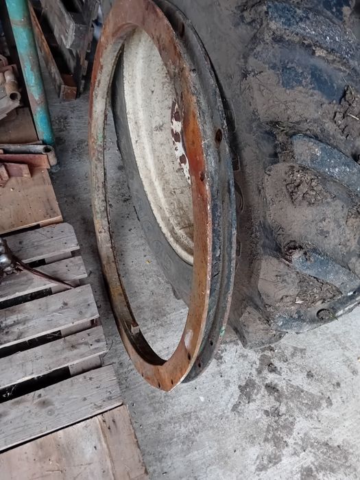 Vartej remorcă 5 sau 7 tone