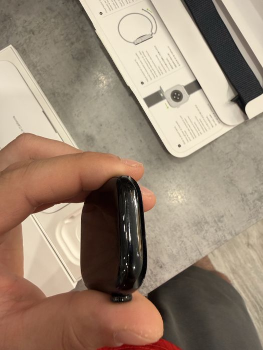 Продавам Apple Watch Series 10 (46 mm), цвят Jet Black + 2 години гаранция