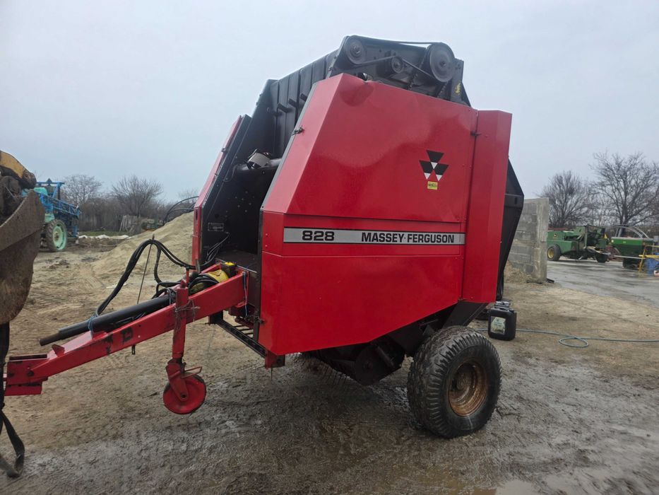 Presă de balotat rotunda Massey Ferguson  828