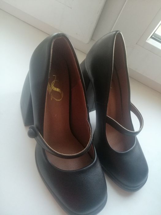 Новые женские туфли