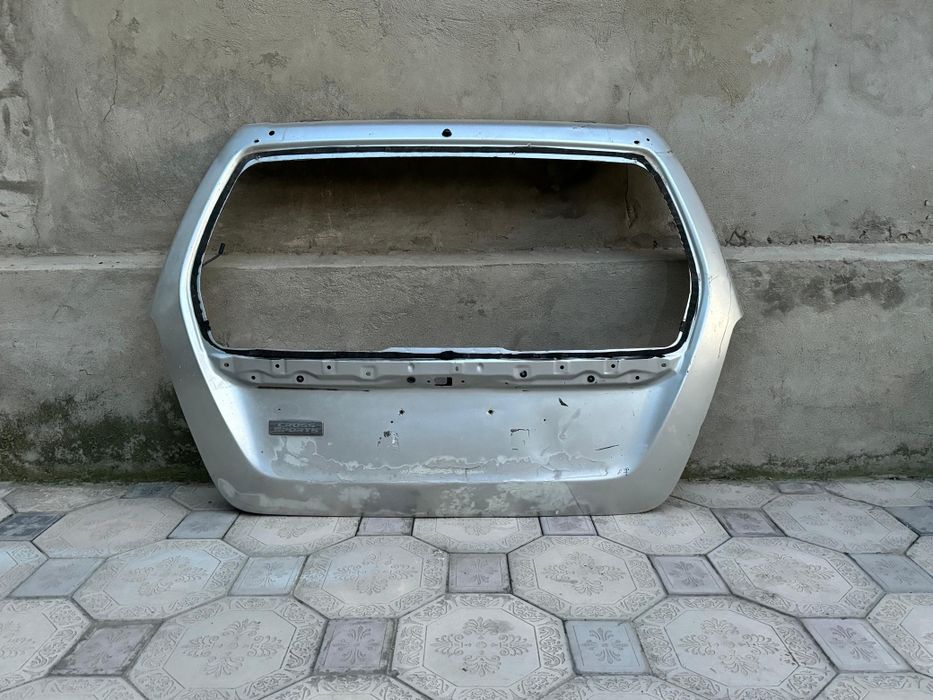 Крышка багажника на субару форестер 2003г