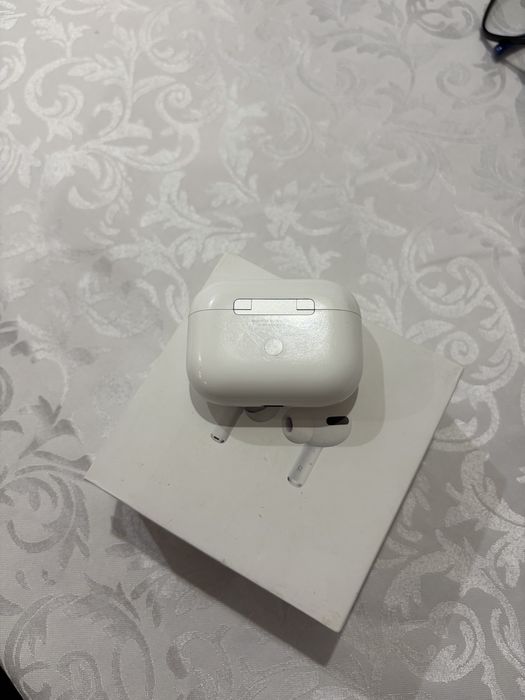 Продается AirPods Pro