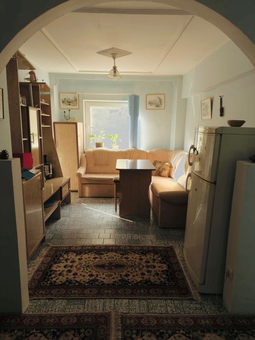 Vând apartament cu 2 camere, decomandat, etajul 4 , zona Fabrica de Pâine sau schimb cu apartament cu 1 cameră în Timișoara ( parter sau etajul 1).