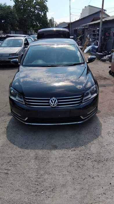 Dezmembrez Volkswagen Passat B7 an 2011 motor 1.6 CAYC