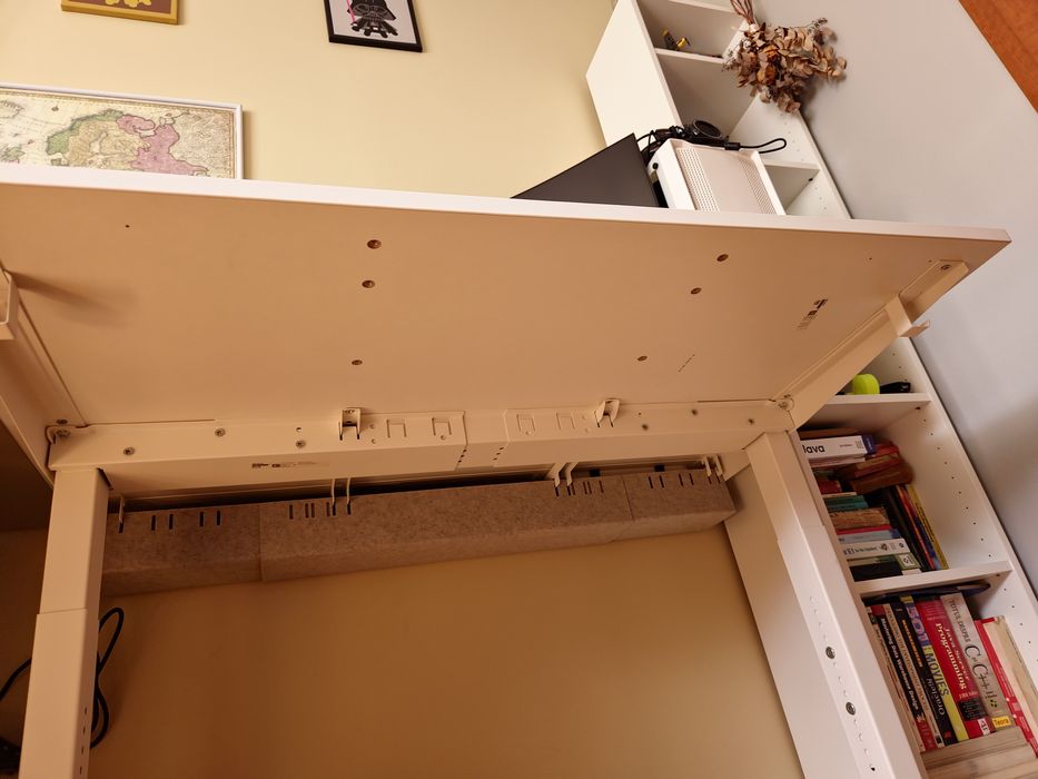 Birou IKEA MITTZON 120 × 80 cm, alb | Garanție rămasă 8 ani | Negociabil