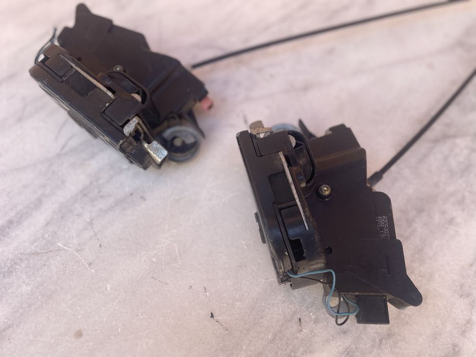 Broasca usa Stinga Dreapta fata Mercdes Vito-Viano w639