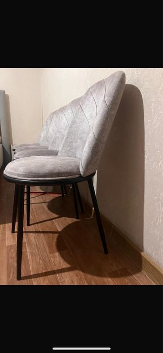 Стол с 8 стульями