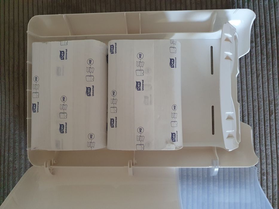 Tork Дозатор за сапун S4 / Диспенсъри за хартия H3 и Т7