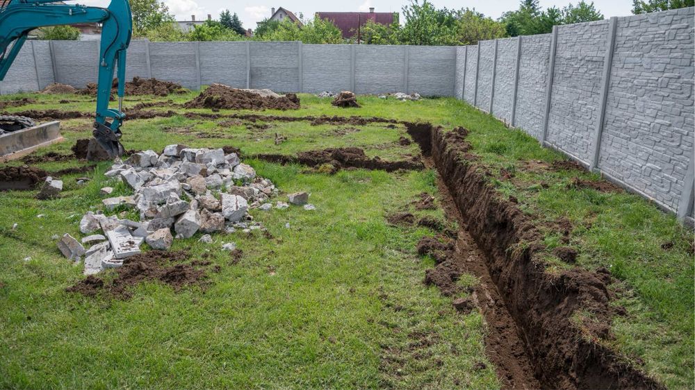 Firma autorizata efectuam sapaturi, nivelari, demolari cu utilaj de 3,5 tone