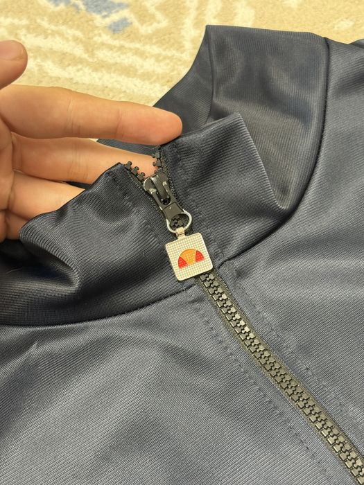 Олипийка ellesse - подробности в описании