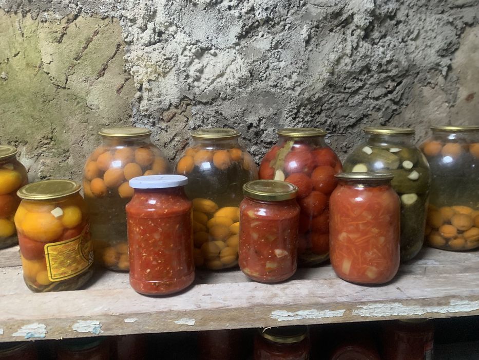 Домашные соленье компот