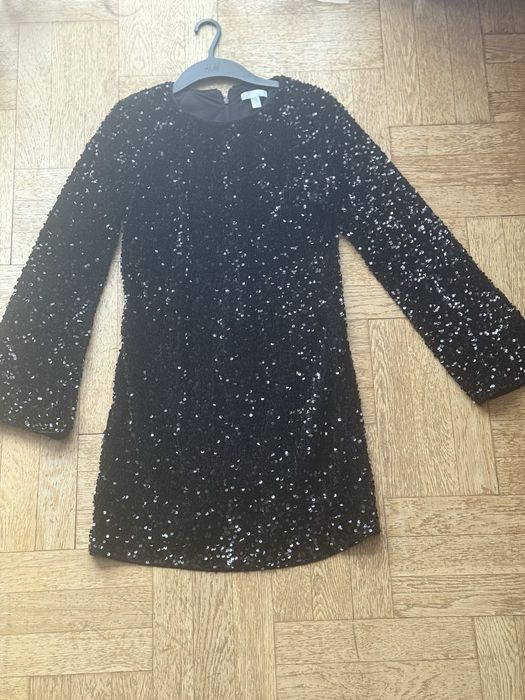 Рокля с пайети на HM