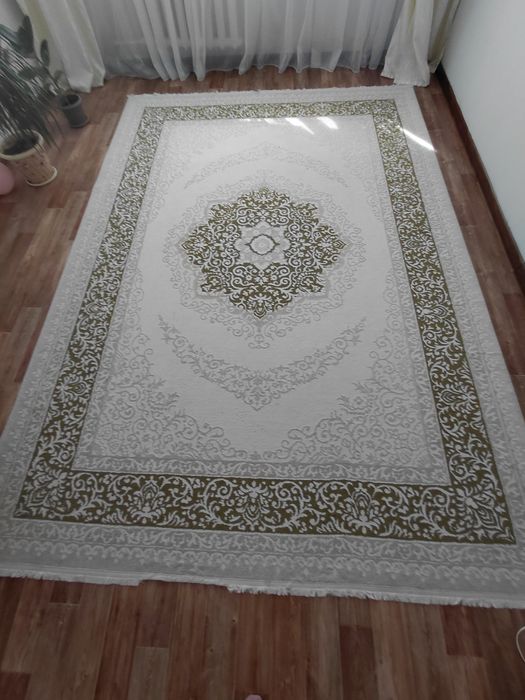 Продам б/у ковры