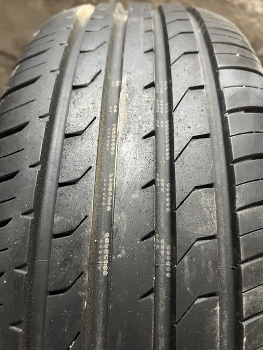 Шина Maxxis.