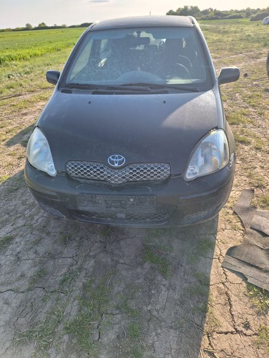 Dezmembrez toyota yaris