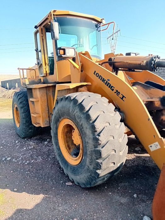 Продается погрузчик 3куб нахолится в отлич