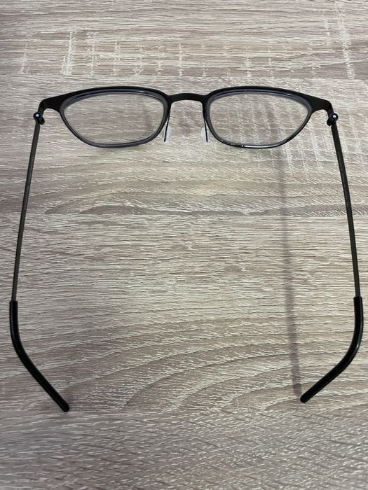 Очила с рамка 100% титан без винт/стъкла Essilor Transitions Xtractive