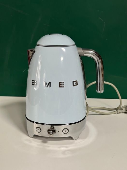 Smeg чайник голубой