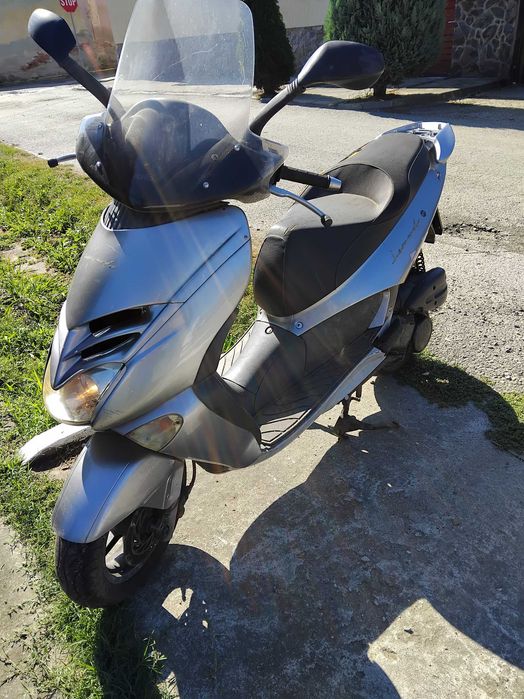 Scuter  Aprilia  Leonardo 125 cc