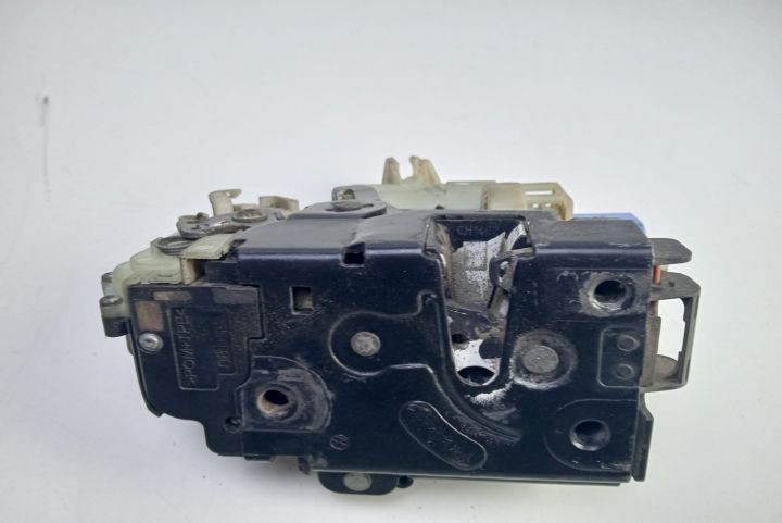 Broasca usa stanga fata 3B1837015AQ Volkswagen VW Transporter T5