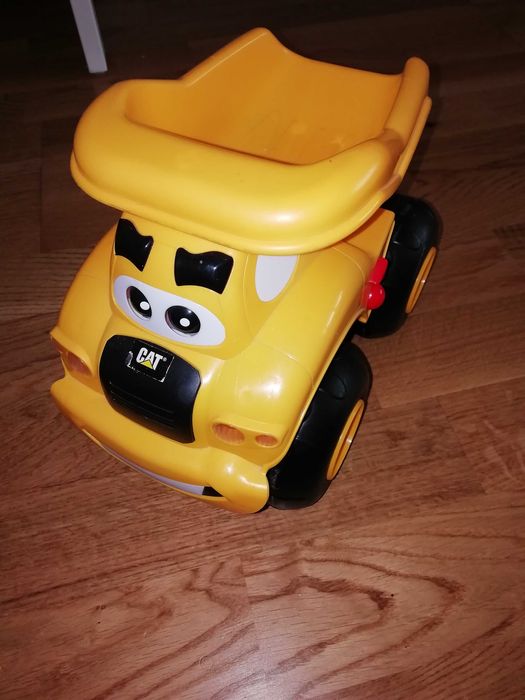 Самосвал Cat със звук и светлина + подарък линейка