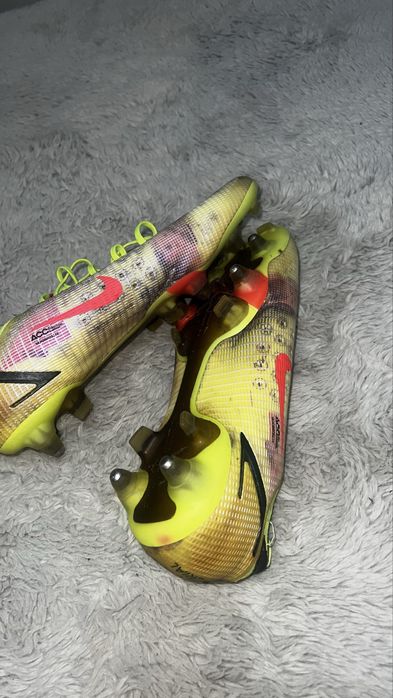 Vand ghete fotbal nike mercurial 44