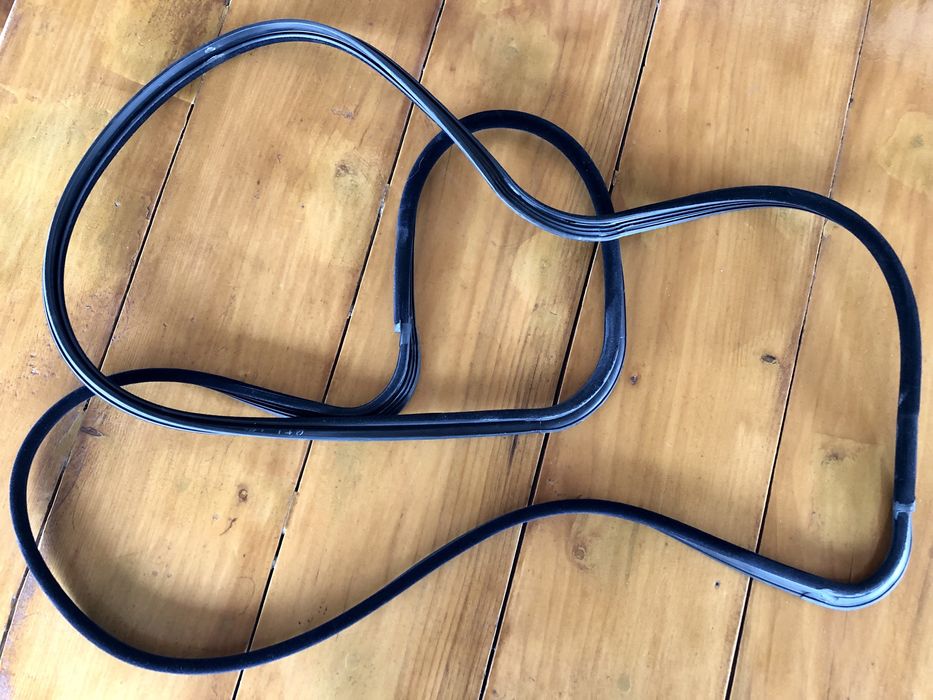 Чисто ново уплътнение за шибидах Мерцедес