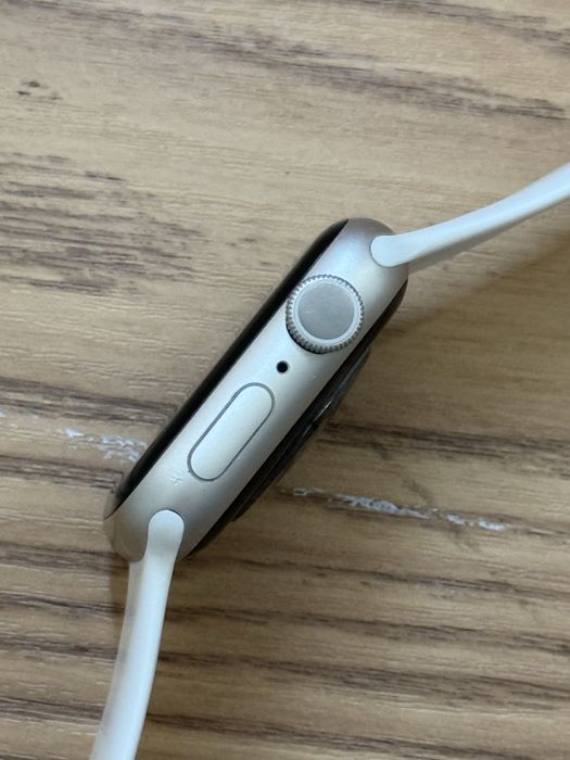 Продается Apple Watch 8