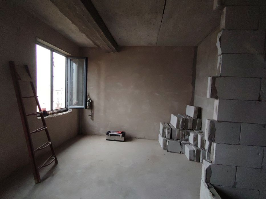 5-mikrarayonda 1 xonali uy tezda sotiladi.