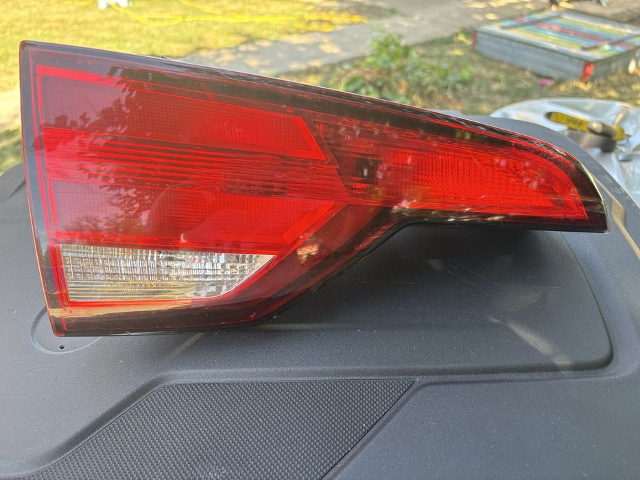 Ляв вътрешен стоп / задна светлина за ауди А4 б9 / Audi A4 B9 комби