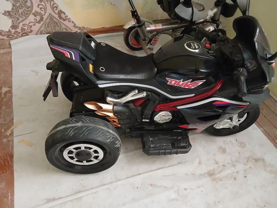 Боллалар электро мопеди сотилади б/у холати яхши юради Олмаликда