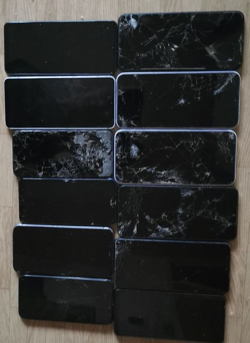 Telefoane pentru piese