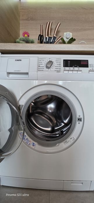 Пералня AEG работеща